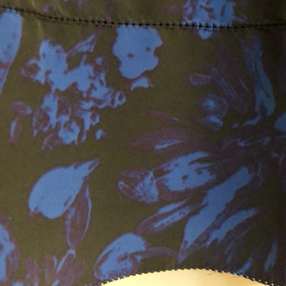 Simply Vera Dress - Picture 6 of 7